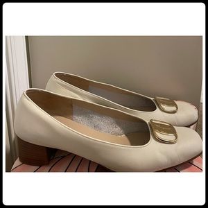 SALVATORE FERRAGAMO Cream Shoes